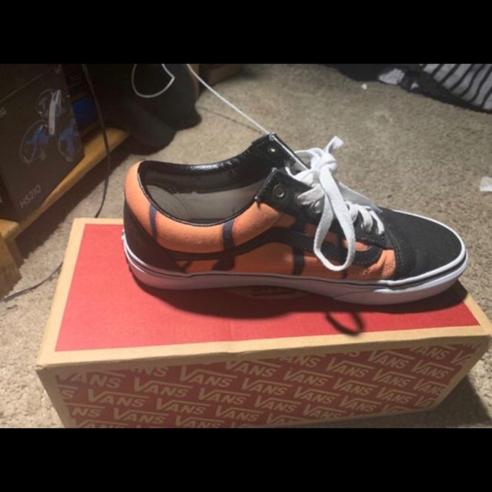 Custom Tiger Strips Vans - Picture 2 of 2